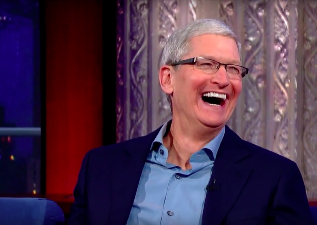 Tim-Cook-September-2015-The-Daily-Show-with-Stephen-Colbert-image-002.jpg