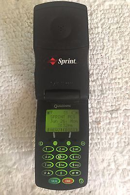 VINTAGE-QUALCOMM-QPhone-FLIP-CELL-PHONE-BATTERIES-CHARGER.jpg