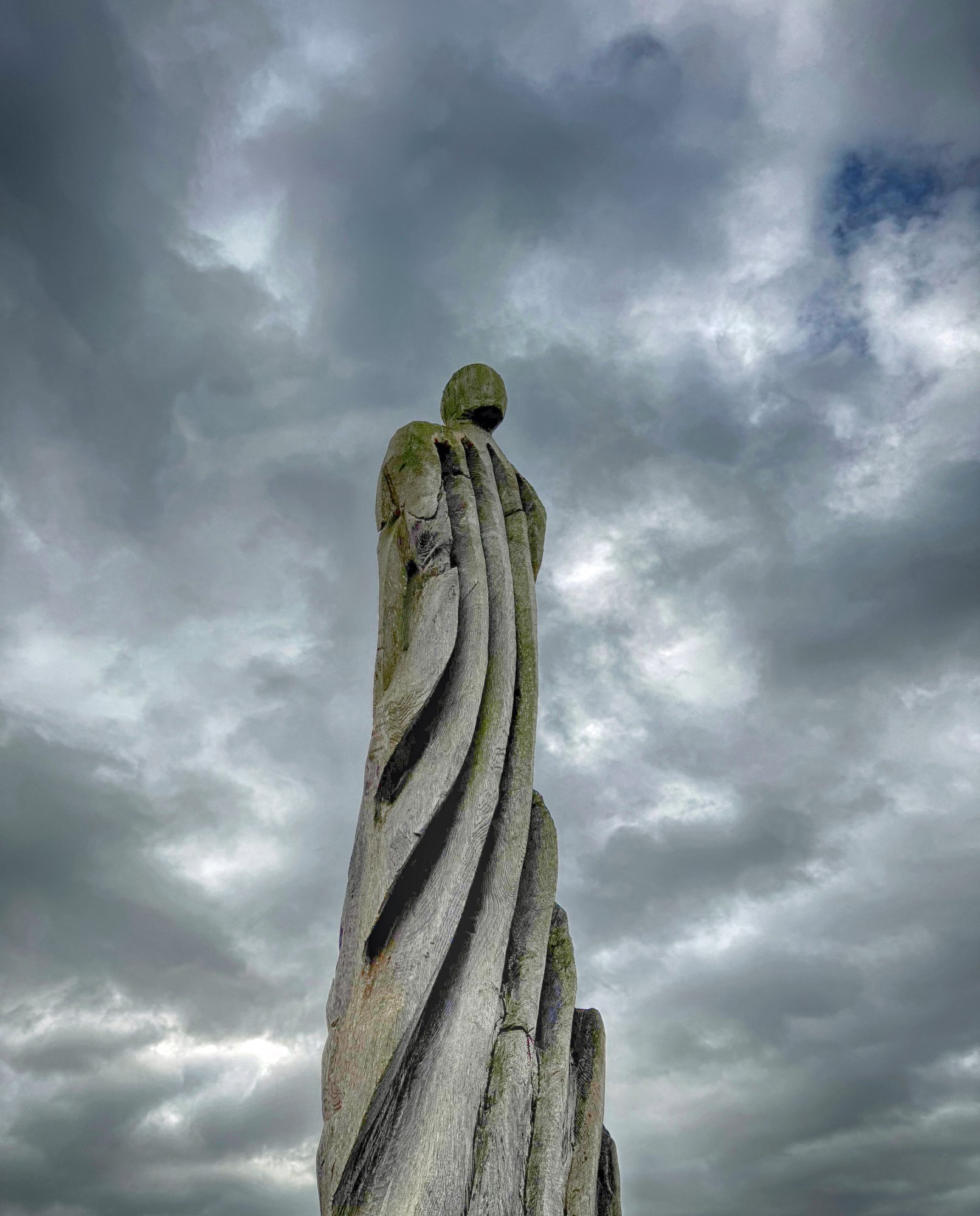 Walter Bailey Sculpture at Jeskyns (2008) small.jpg