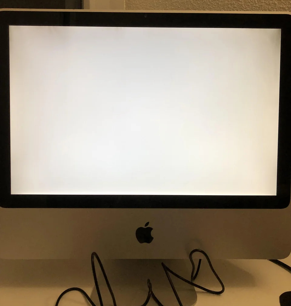 White blank screen on iMac 9,1. Does somebody know what to do with