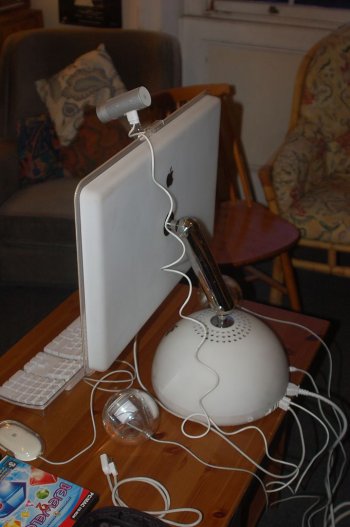 Imac-g4-20inch_03.JPG