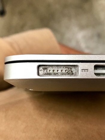 magsafe port.jpeg
