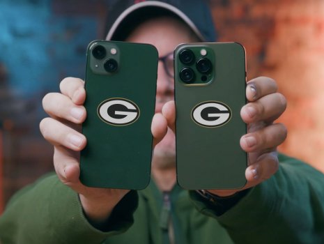 Green iPhones.jpg