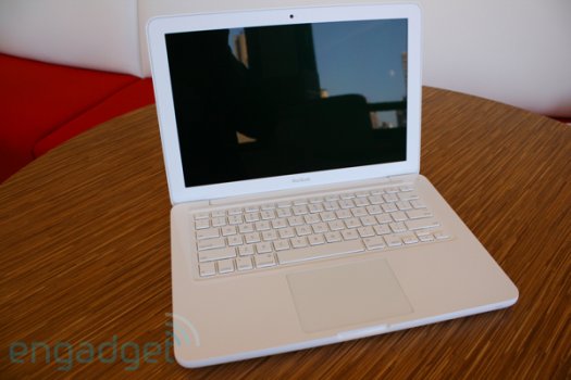 2009-10-20macbookreviewhero.jpg