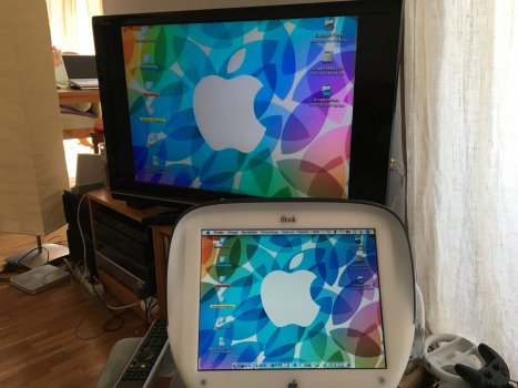Clamshell Video&Audio Out.JPG