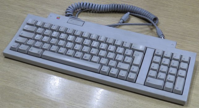 Keyb0012a.JPG