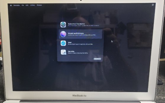 MacAirBook-2.jpg MacAirBook-2.jpg