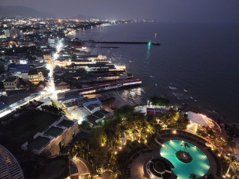 Hilton Sky Bar.jpg