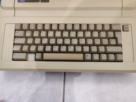 appleiiekeyboard.jpg