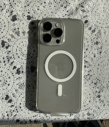 iPhone-15-Pro-Max_Nat-Ti_Clear-Case_direct-sun-1.png