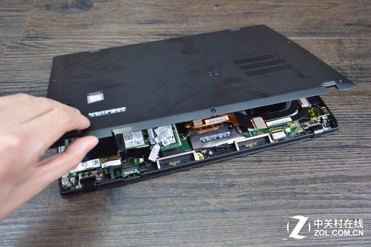 Lenovo-ThinkPad-X1-Carbon-2018-Disassembly-2.jpg