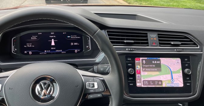 tiguan-2021-cockpit-apple-maps.jpg