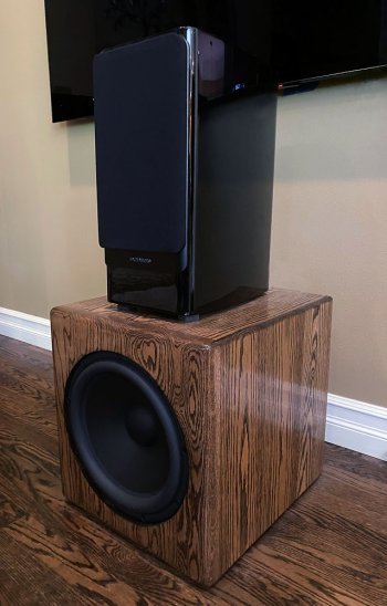 Center_32W_Dynaudio_Contour_20_Stand_1000p.jpg