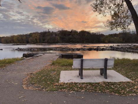pier_and_bench_autumn_dusk.jpg