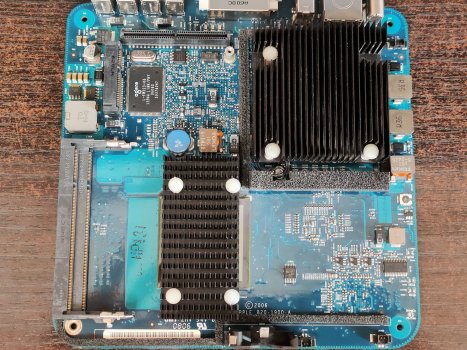 APPLE 820-1900-A MoBo front.jpg