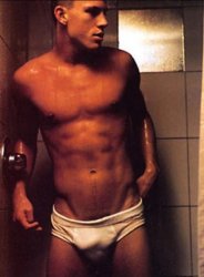 gallery_enlarged-channingtatum-six-pack-photos-04242009-20.jpg