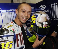 valentino-rossi-the-donkey-helmet-1.jpg