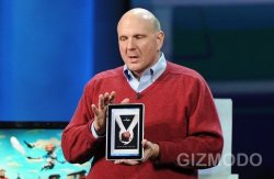Ballmer holds the HP Slate.jpg