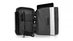 incase-travel-kit-plus.jpeg