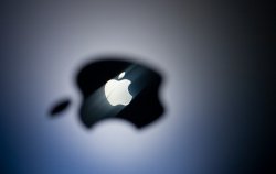 iphone3gs vs 1pad2 reflection.jpg