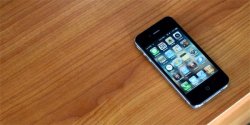 7524-iphone4_desk_super.jpg