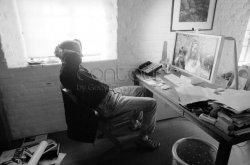 steve_jobs_at_home_2.jpg