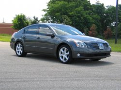 2005_nissan_maxima_se-pic-15572.jpeg