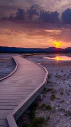 03049_yellowstonesunset_640x1136.jpg