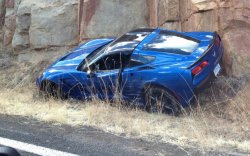 2014-Chevrolet-Corvette-Stingray-crash-623x389.jpg