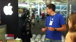 Darth-Vader-Apple-Store-iPhone.jpg