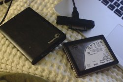180GB SSD USB 3 (half).JPG