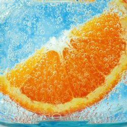 Orange-under-Water-ipad-4-wallpaper-ilikewallpaper_com_1024.jpg