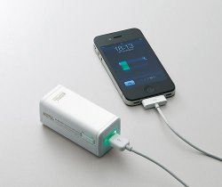 elecom_portable_battery_charger_for_iphone_1.jpg
