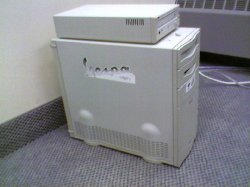 powermac8500180_left.jpg