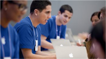apple_store_genius_bar_official.jpg