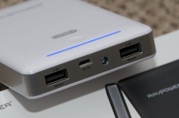 RAVPower 13000mAh Battery Pack - 2.jpg
