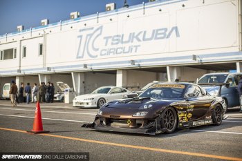 Car-Shop-Glow-RX7-06.jpg