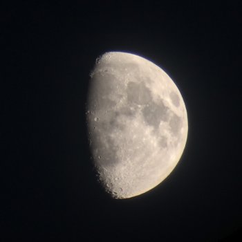 moon.jpg