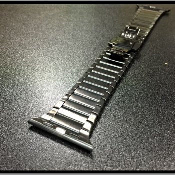 space_grey_link_bracelet_for_the_42mm_apple_watch_1438840967_bea3b086.jpg