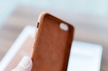 iphone-6s-plus-saddle-brown-case-6.jpg