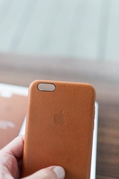 iphone-6s-plus-saddle-brown-case-7.jpg