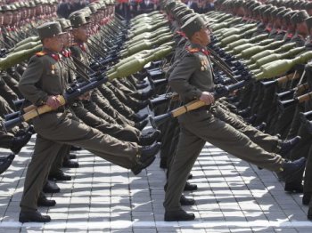 china-soldiers-marching.jpg