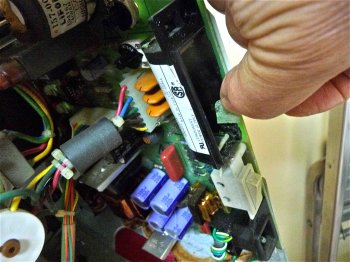 Batt lug.jpg Batt lug.jpg