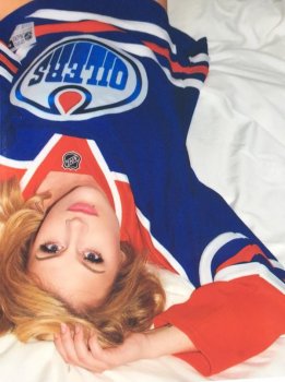 gorgeous-edmonton-oilers-babes-107639.jpg