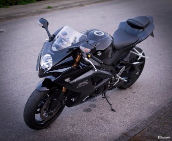 371835-suzuki-gsxr1000.jpg