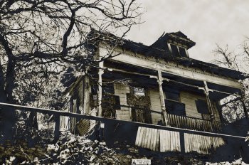 AbandondedHouseJeromeAZBW.jpg