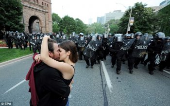 Kiss-Police.jpg