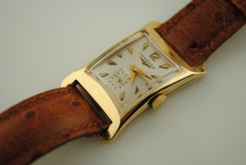 Longines-14kYG-FlaredCase1.jpg