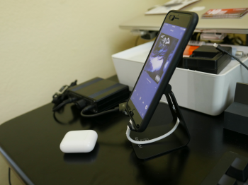 01 New iPhone Stand.png