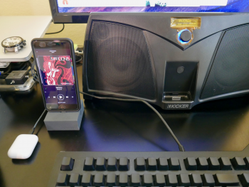 04 Native Union Dock Close-up.png